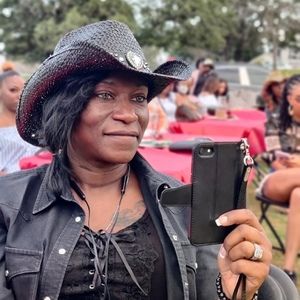 Meet your Posher, Chaneka